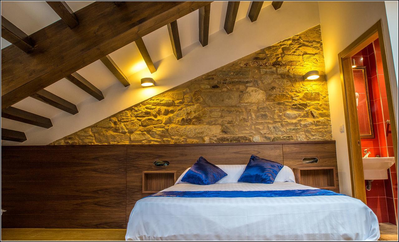 Oxford Suites Santiago De Compostela Bagian luar foto